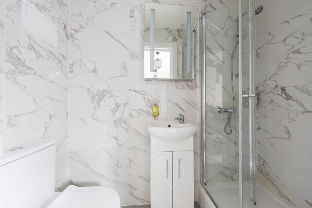 Victorian Beauty With Private Toilet And Shower Near Tube Station London Bagian luar foto